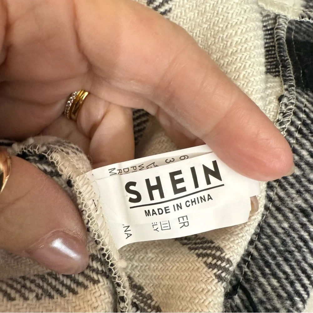 Black & white Buffalo plaid cropped Shacket size Large Shein - Picture 7 of 8